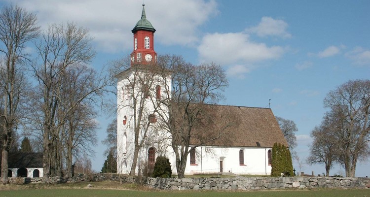 Skuttunge kyrka – Gravhällar, mynt och svepningsnålar